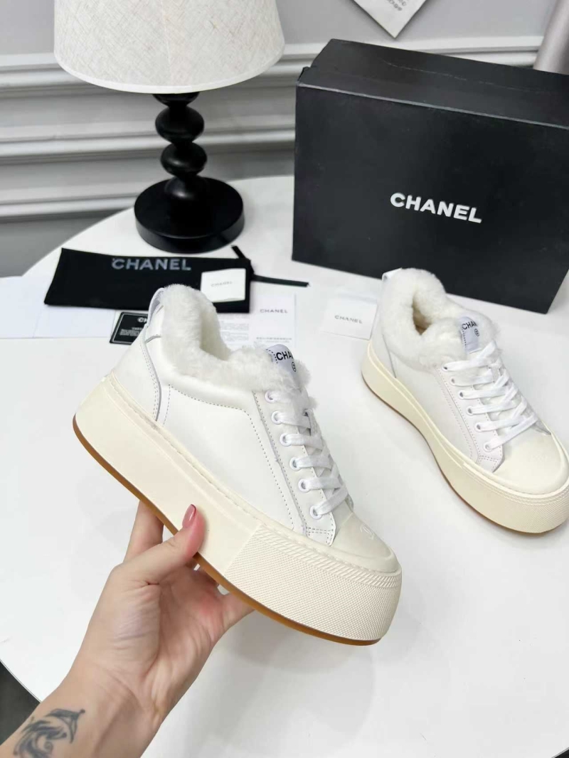 Ch**el sport shoes